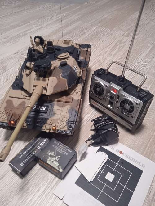 1:20 Scale R/C Simulating Battle Tank