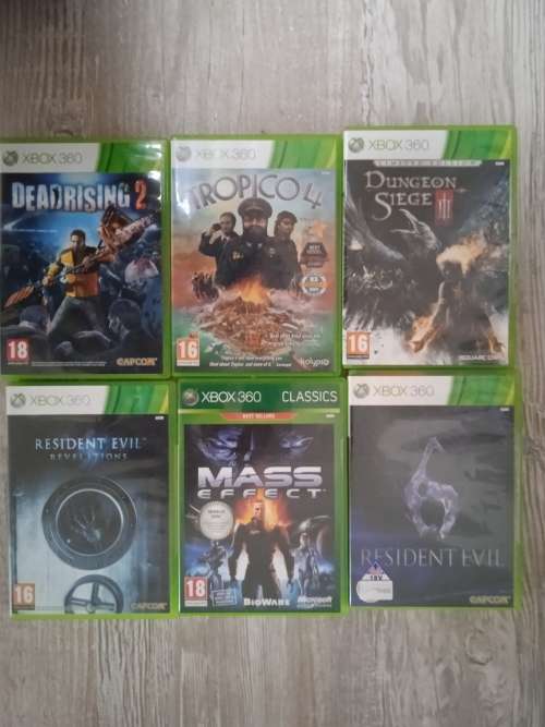 XBOX 360 250GB + Kinect sensor+3 controllers+ 25 games