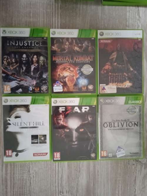 XBOX 360 250GB + Kinect sensor+3 controllers+ 25 games