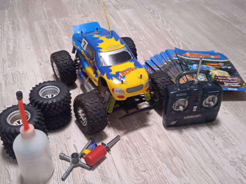 1/10 4wd Thunder Tiger Nitro Truck