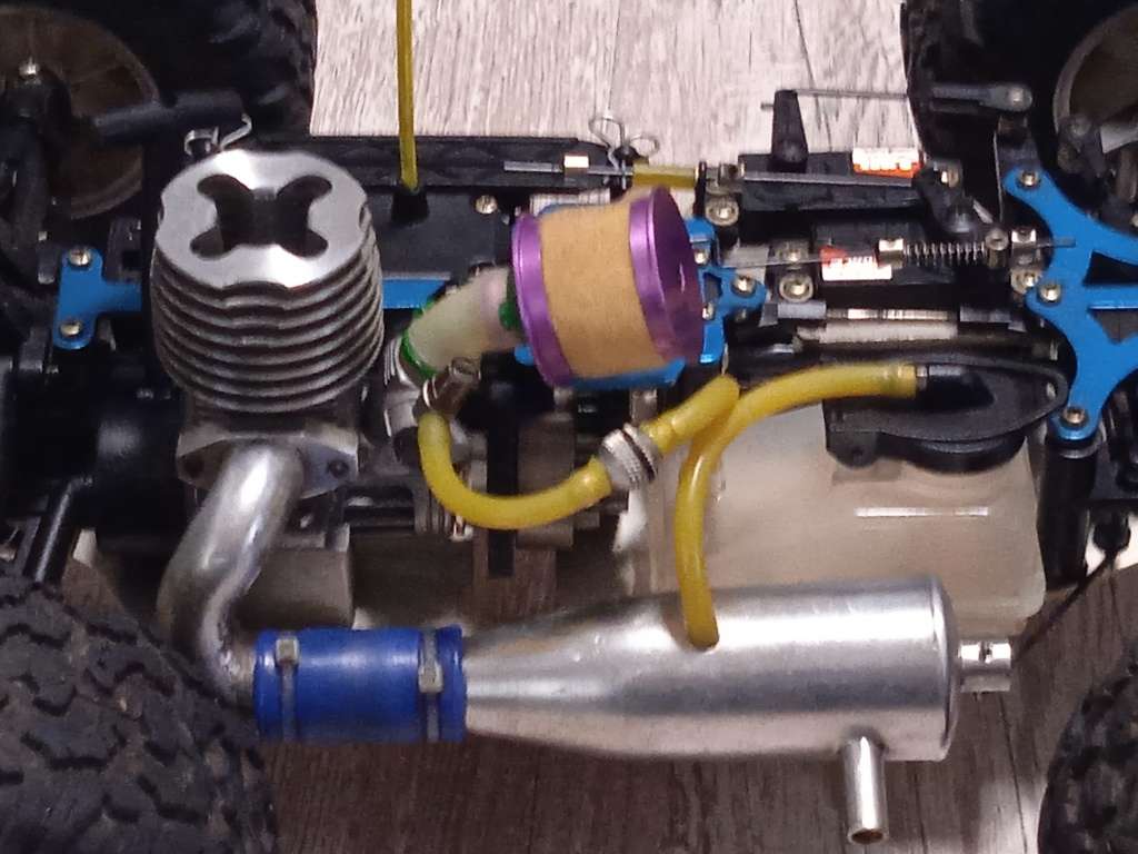 1/10 4wd Thunder Tiger Nitro Truck