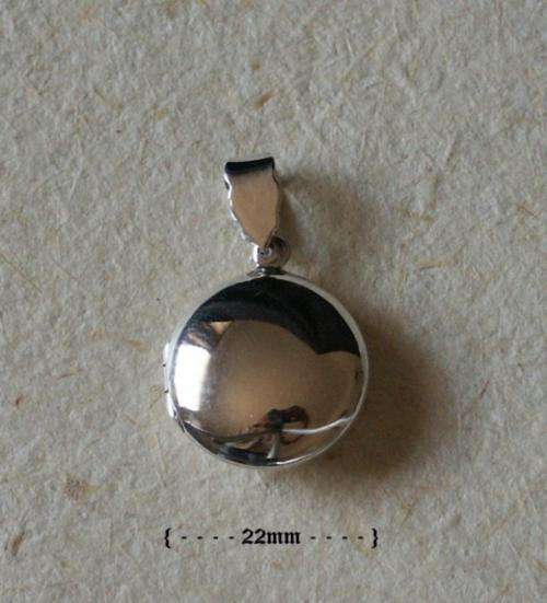 STERLING SILVER LOCKET ROUND