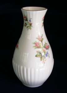 ROYAL ALBERT Moss Rose Vase