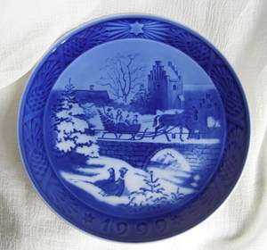 ROYAL COPENHAGEN Christmas Plate 1999