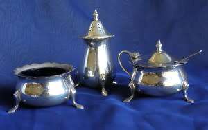 Hallmarked SILVER CRUET SET With Blue Glass Liners - Birmingham 1968
