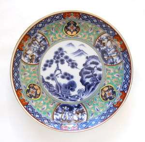 IMARI Plate with Cameo Scenes, Green Patterning