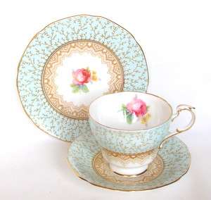 PARAGON Lace-Decorated Trio with Flowers