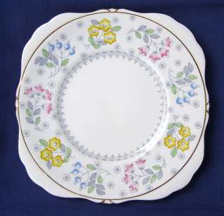 GRAFTON Teaplate with Painted Flowers and Berries