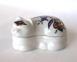 ELIZABETH ARDEN Byzantium Cat Trinket Box