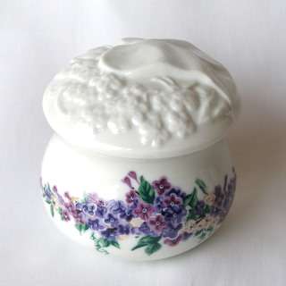 ELIZABETH ARDEN Southern Heirlooms Purple Flower Jar