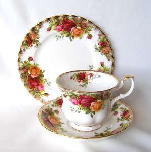 ROYAL ALBERT Old Country Roses Trio