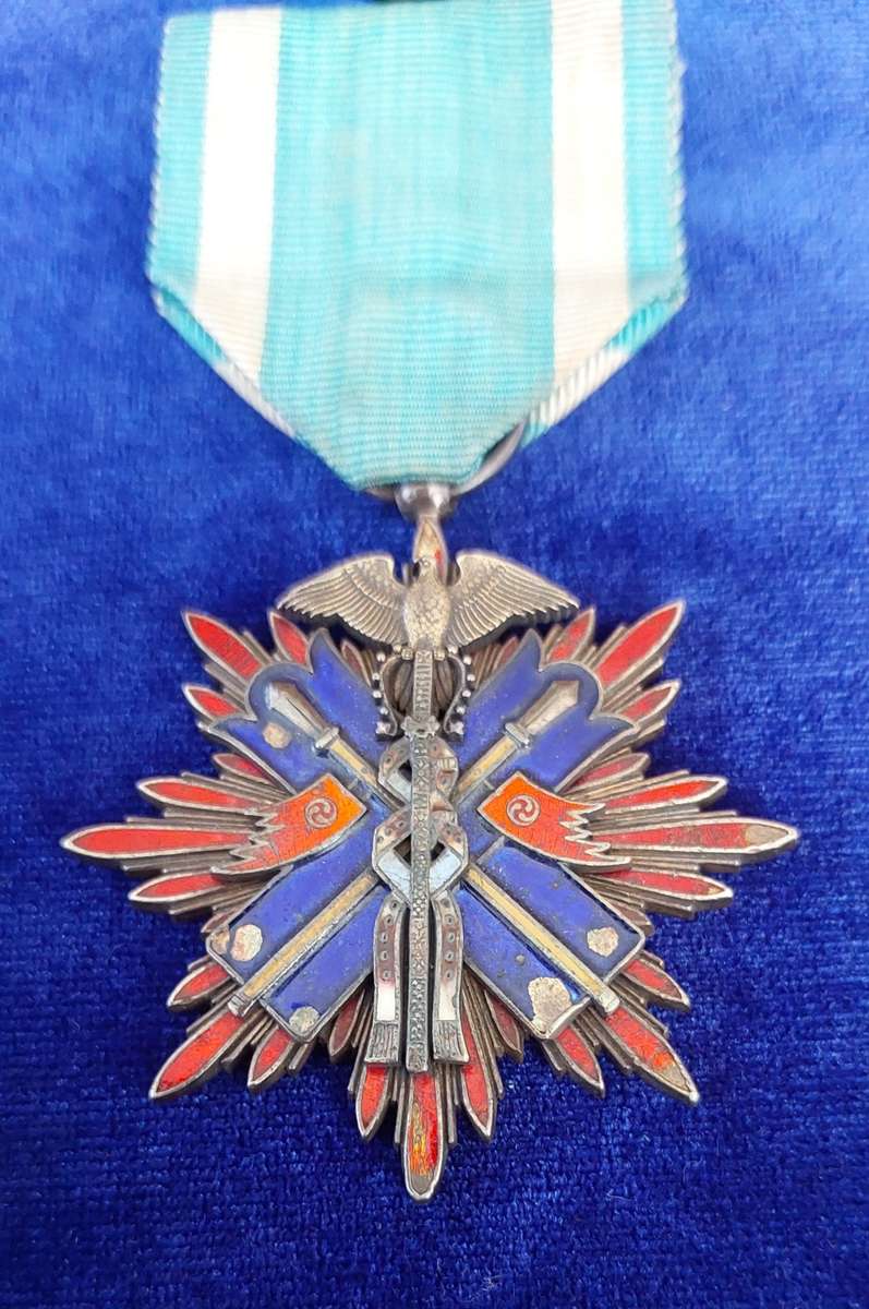 - Scarce Japanese Army order of the Golden Kite Medal 5th Class with a 6th Class Rosette   -