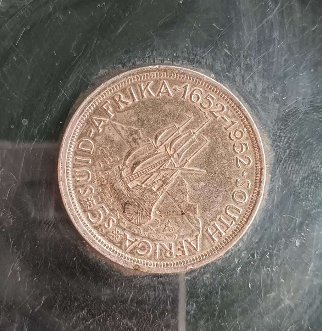 South Africa (1652 - 1952) 5 Shilling coin mounted on stainless steel silver tray/dish