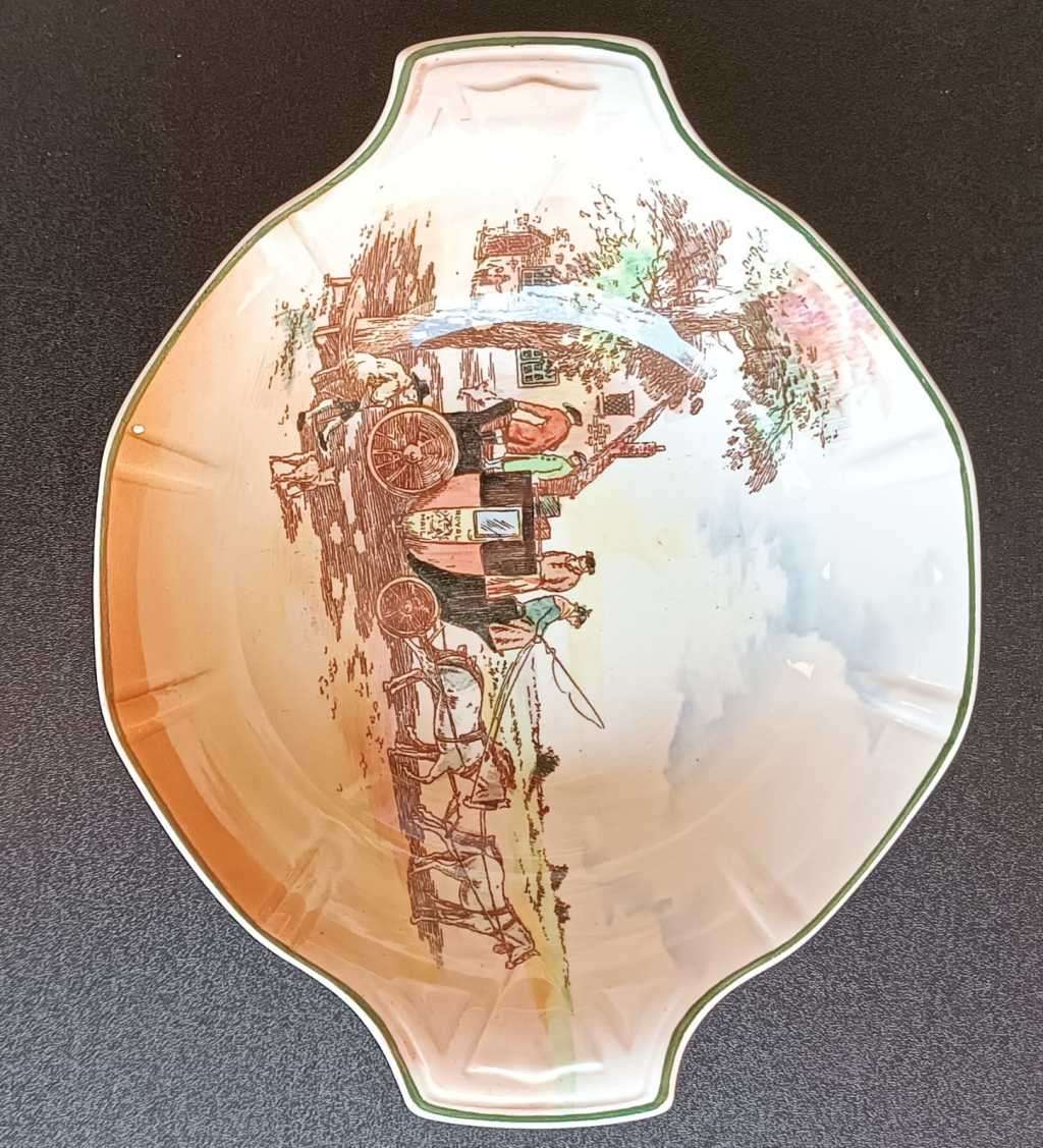 Vintage Royal Doulton Small Bowl - Coaching Scenes - D6393