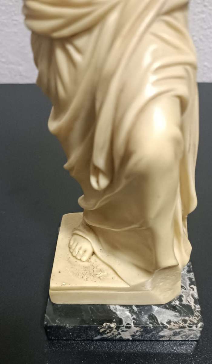 Vintage Venus de Milo (Aphrodite) Reproduction Sculpture