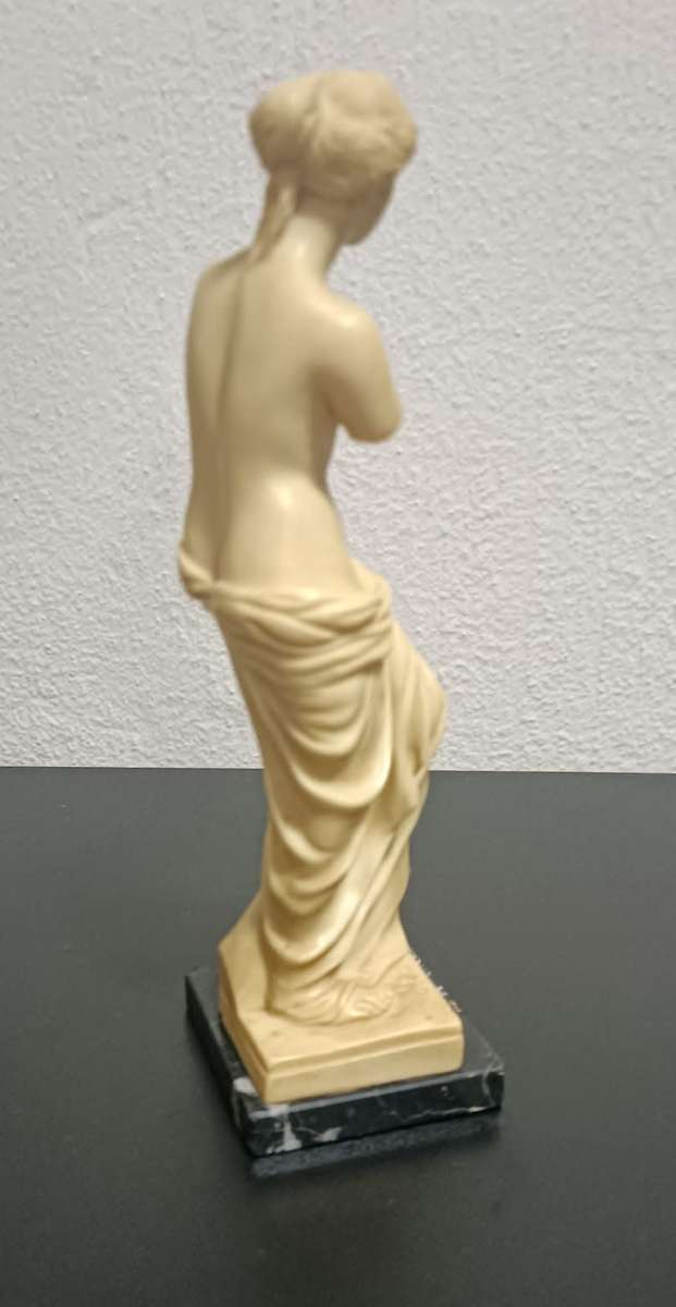 Vintage Venus de Milo (Aphrodite) Reproduction Sculpture