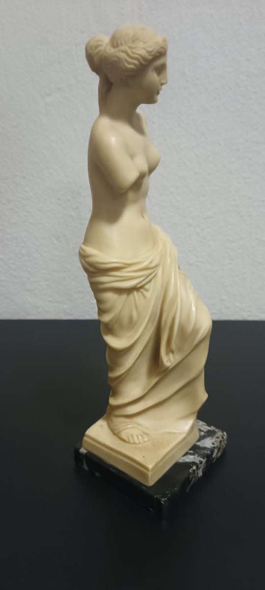 Vintage Venus de Milo (Aphrodite) Reproduction Sculpture