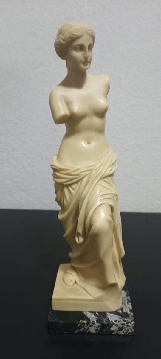 Vintage Venus de Milo (Aphrodite) Reproduction Sculpture