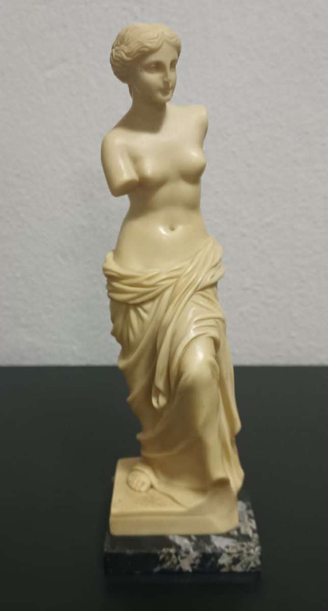 Vintage Venus de Milo (Aphrodite) Reproduction Sculpture