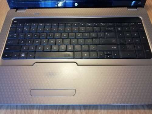 HP G72 17.3", Core i3, 8GB Ram, 1TB HD, DVD, Windows 10 Pro