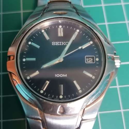 Blue Seiko Quartz with date, steel bracelet