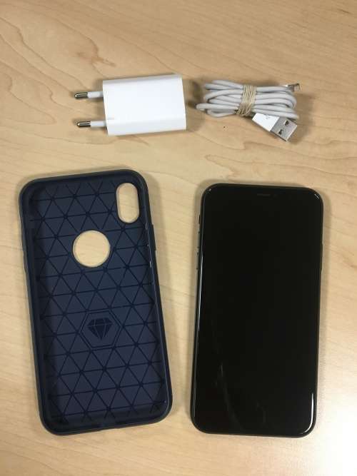 iPhone Xr (Black) - 64GB