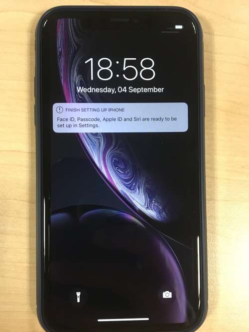 iPhone Xr (Black) - 64GB