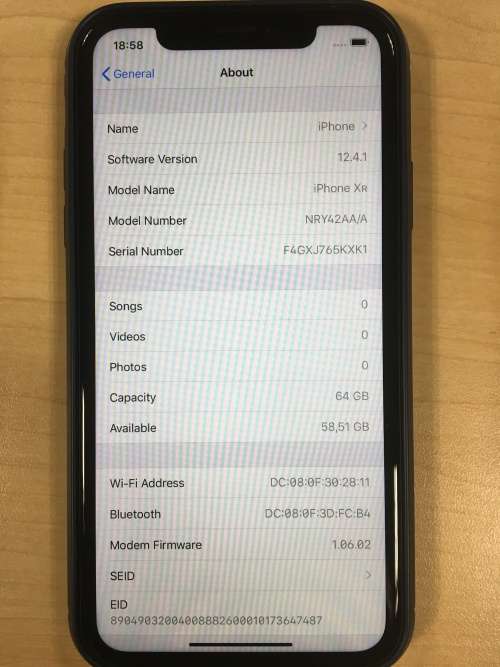 iPhone Xr (Black) - 64GB