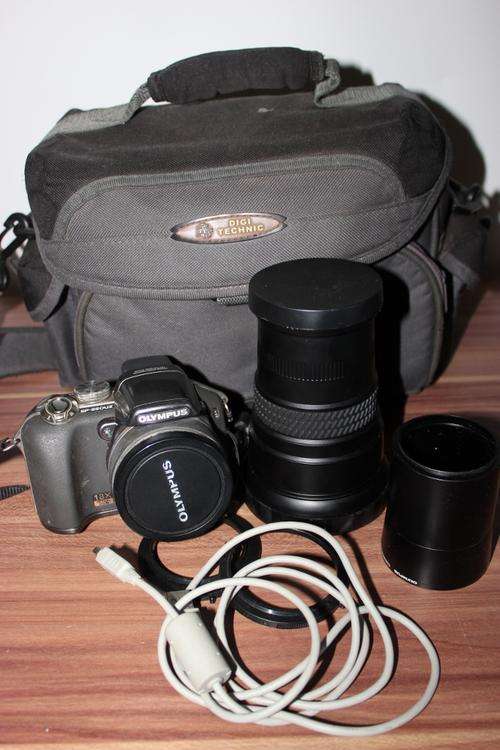 Olympus SP-550UZ + Raynox RA6255 lens kit + Case + Mem card!