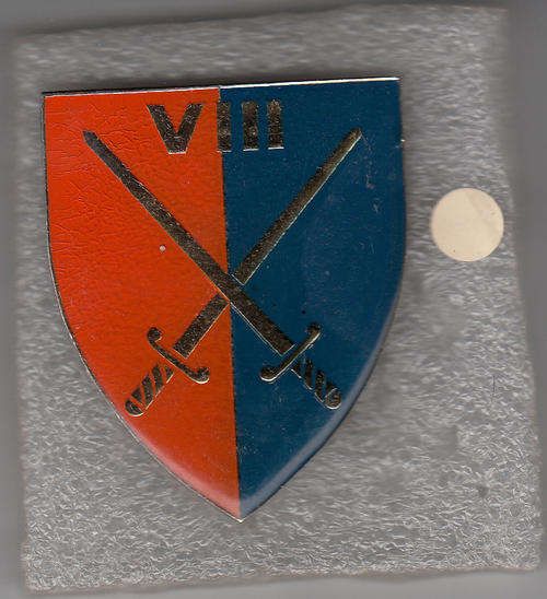 8 ARMOURED  BRIGADE  SHOULDER FLASH 3 PINS ORIGINAL