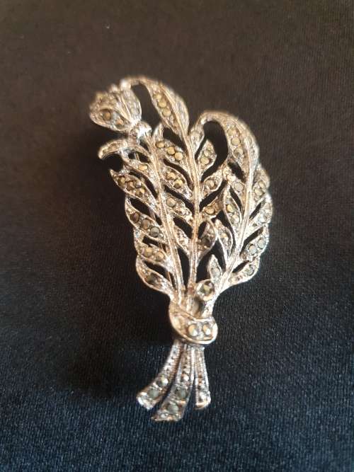 marcasite 2 leaf bouquet brooch