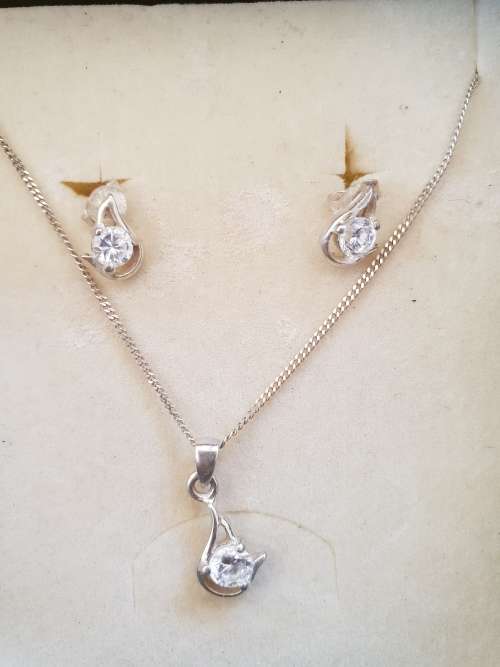 Sterling silver delicate necklace with matching earings