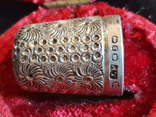 Victorian Sterling silver Thimble James Fenton sheffield 1857 in Jockey hat