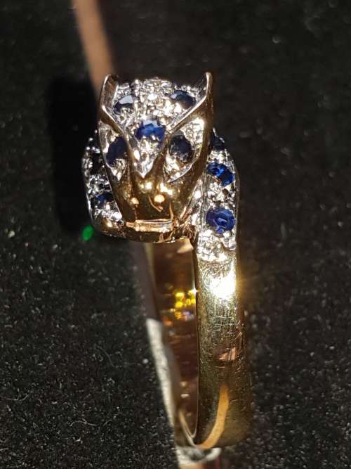 9ct solid gold saphire leopard/ big cat ring