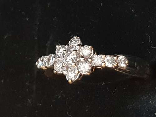 Genuine 18ct yellow gold & Diamond cluster ring Hallmarked