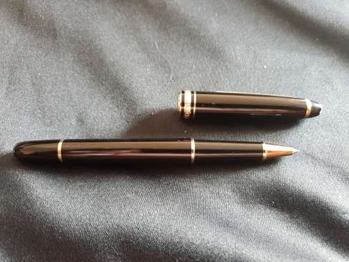 Genuine MontBlanc 163 classique  black and gold Roller ball pen
