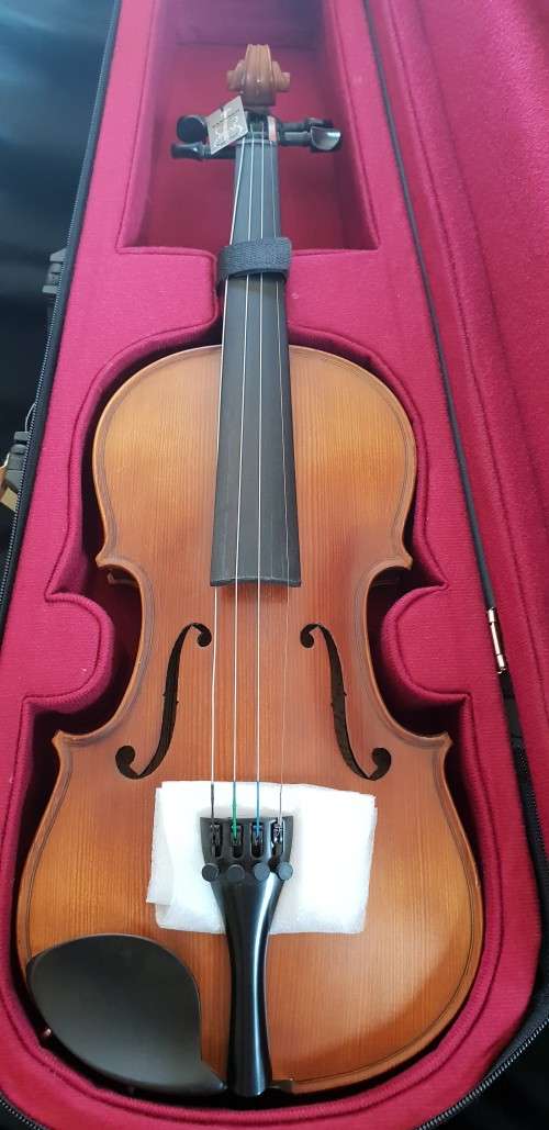 Sadner SA106 full size 4/4 violin in case with bow