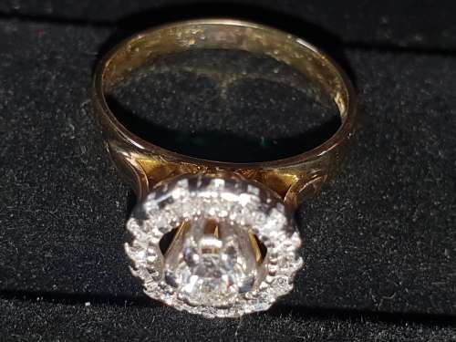 NOT TO BE MISSED! Genuine 18ct white gold and Diamond Haylow ring