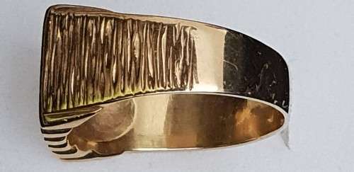 Stunning 18ct genuine gold high polished with bands gents Anniversary ring