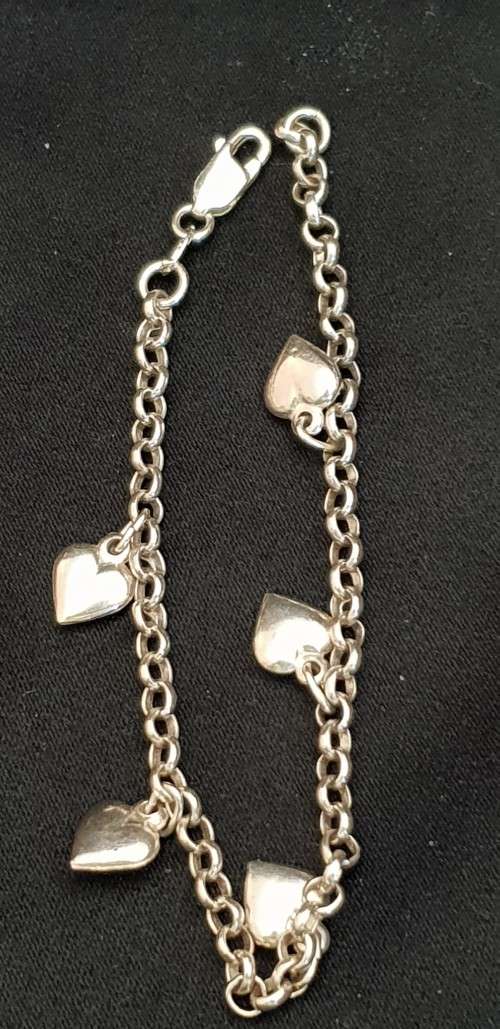 *#*Stunning Sterling silver heart bracelet*#*