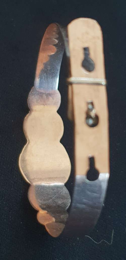 9ct gold baby bangle