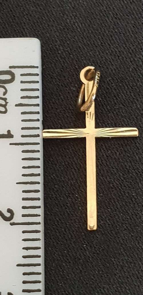 small 9ct gold cross pendant