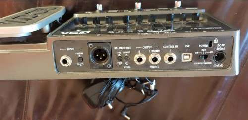 Zoom G3x multi effects pedal & adapter