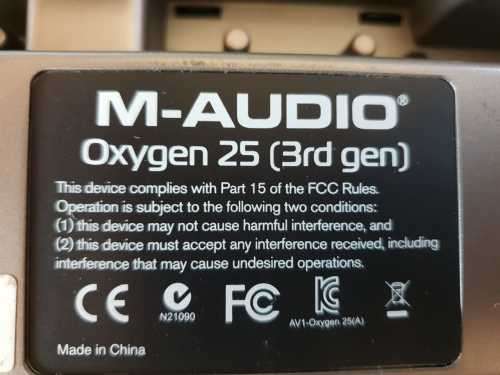 M Audio oxygen 25 midi keyboard