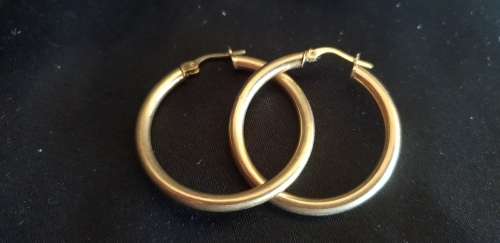 9ct gold made in Italy hoop earings