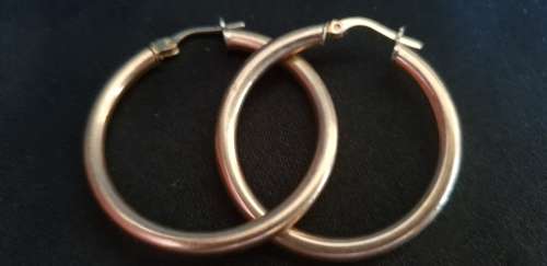 9ct gold made in Italy hoop earings