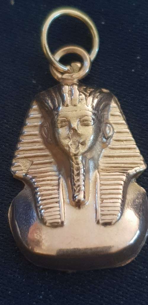 18ct gold Pharaoh pendant