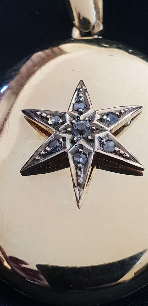 Exquisite 18ct gold Victorian locket with old cut diamonds