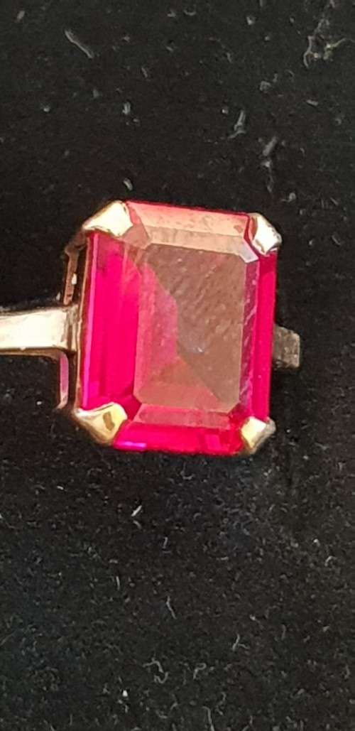 Vintage large 1.5 carat Baguette cut Synthetic Ruby and 9ct genuine gold ring