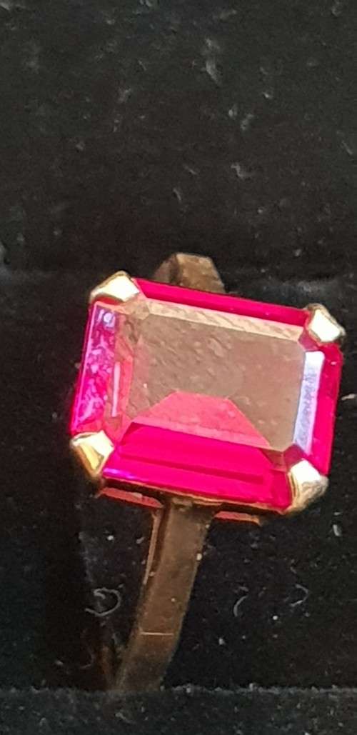 Vintage large 1.5 carat Baguette cut Synthetic Ruby and 9ct genuine gold ring